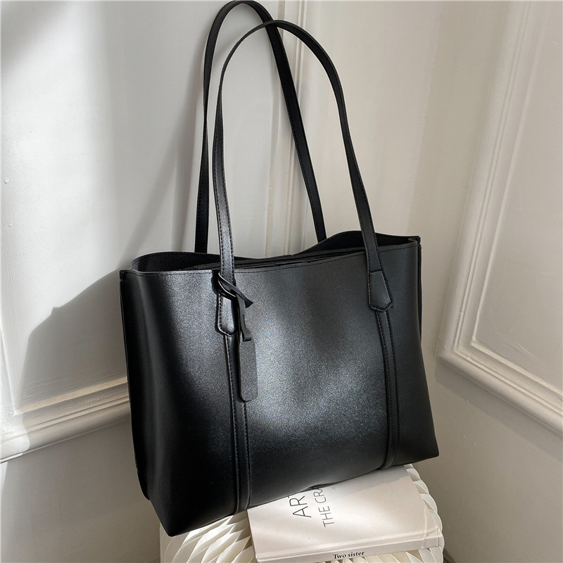 Classic Black Faux Leather Tot - Leather Work Handbags For Women recension och pris